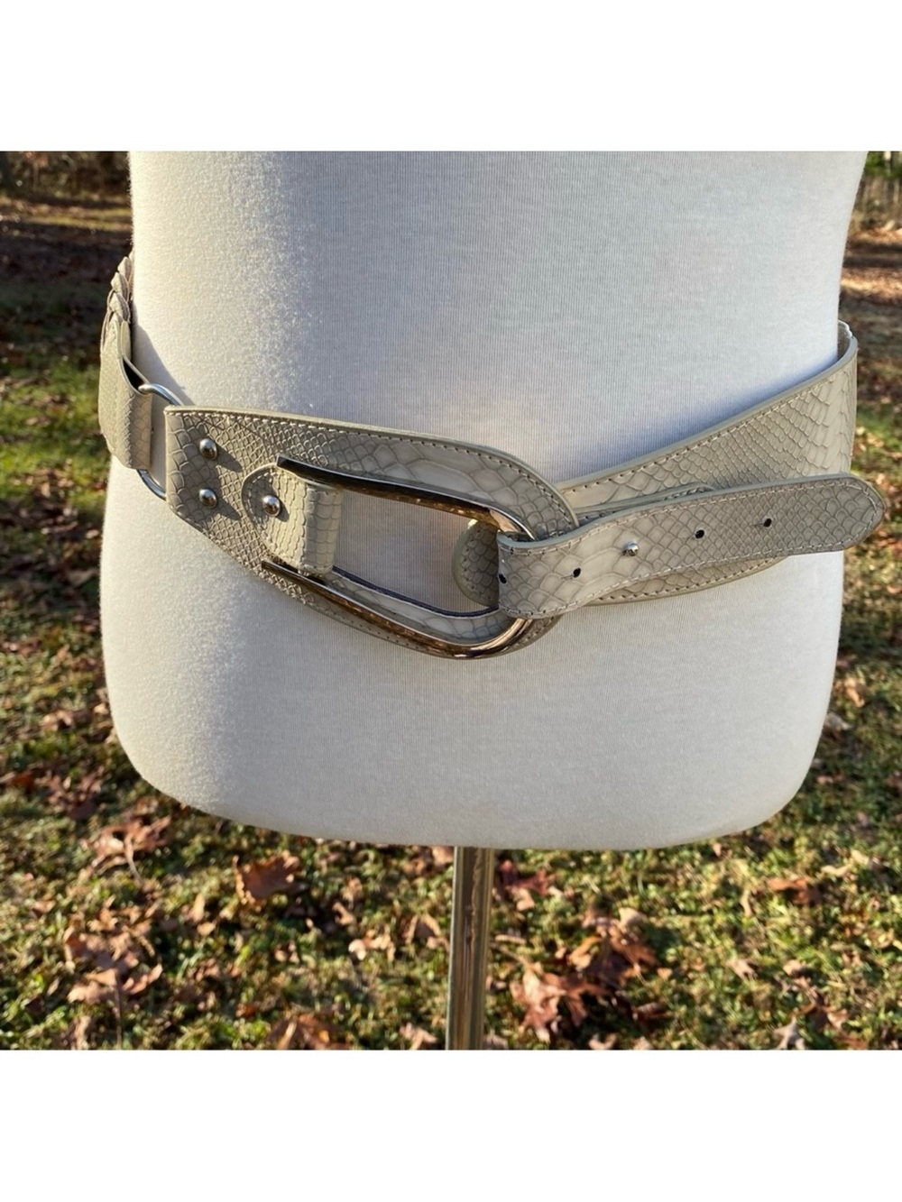 TRIBAL BELT CREAM FAUX LEATHER TEXTURED ELASTIC LARGE FOLD OVER BUCKLE SIZE XL
